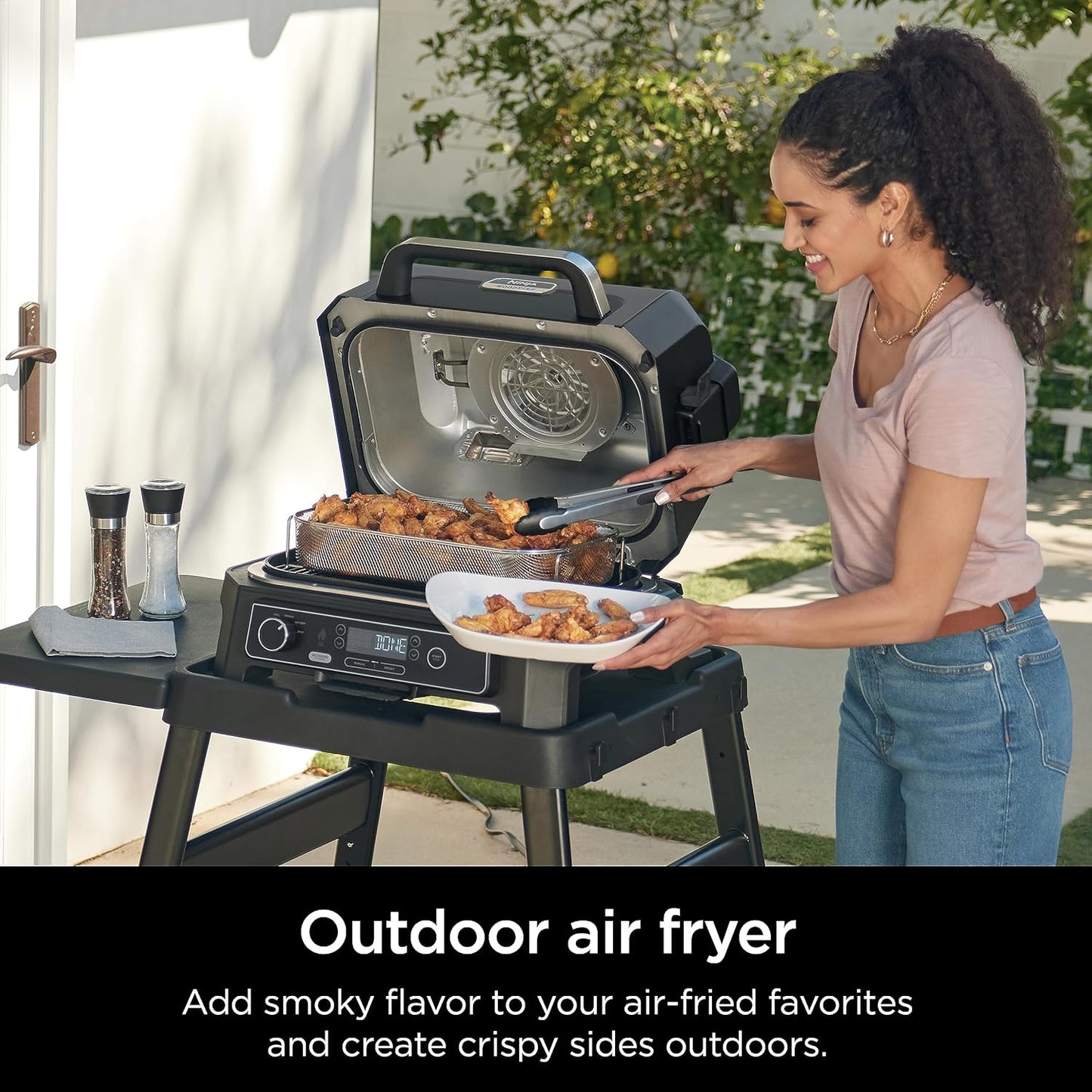 Ninja | Grill & Smoker | Outdoor Woodfire Pro XL | 4 in 1 Grill, BBQ Smoker, Air Fryer & Bake | Portable | Includes Built in Thermometer & 2 Woodfire Pellet Packs | Dark Grey | OG850